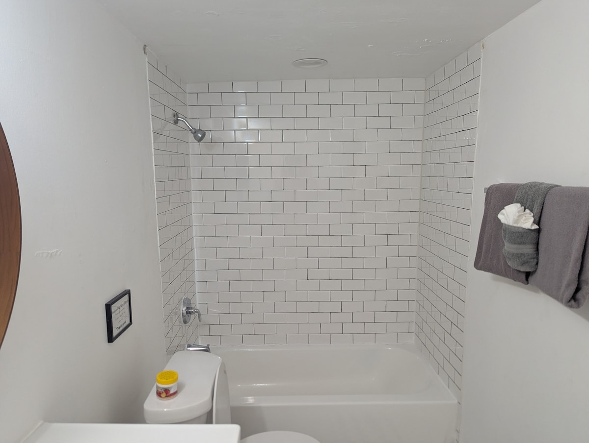 Apt #12 - 2BR/1BA Apartment photo 8