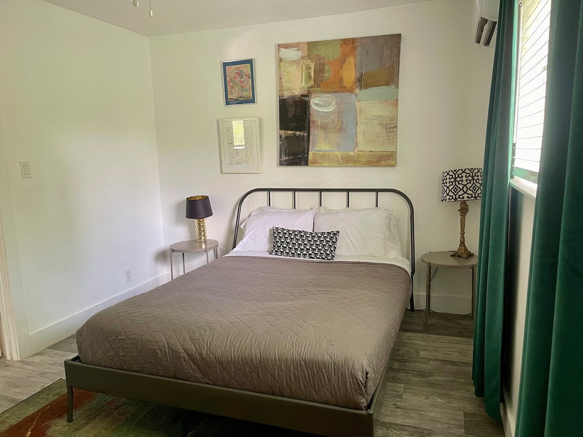 Apt#16 Spacious 2BR/1bath photo 2