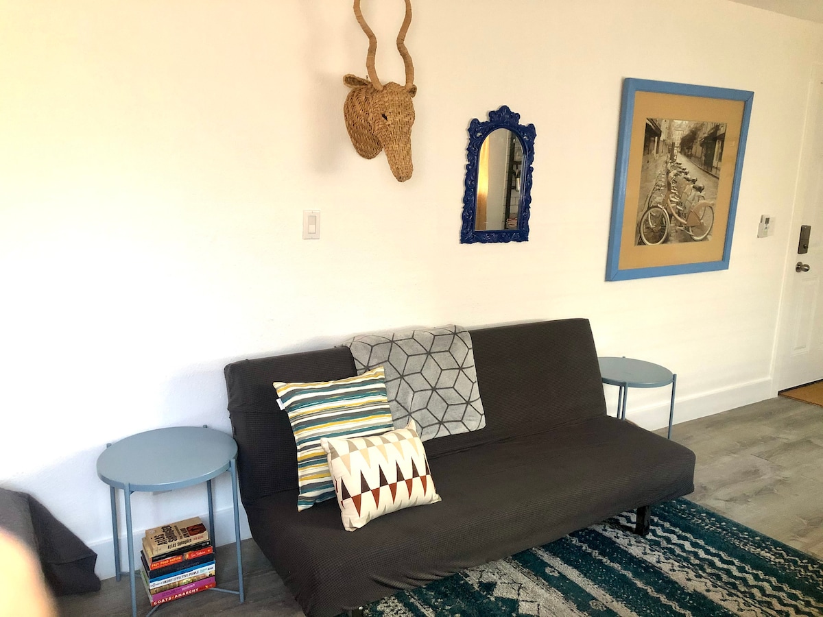 Apt #19 Economical Eastside Studio photo 6