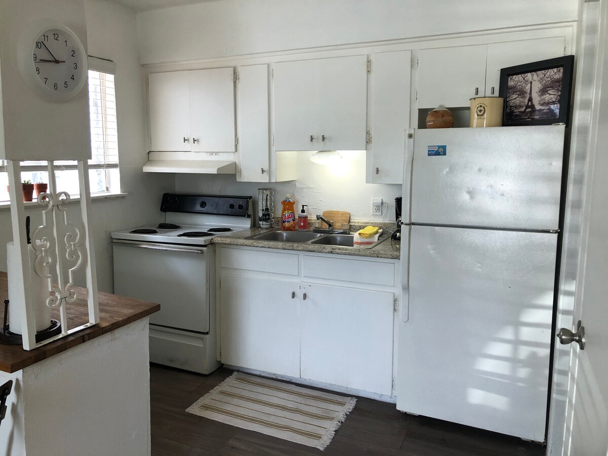 Affordable Austin Studio | Easy Downtown Access photo 7
